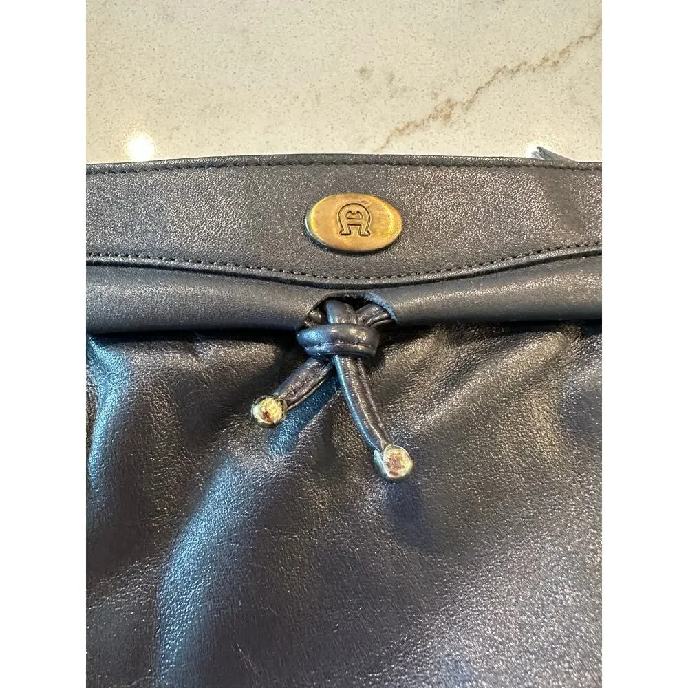 Vintage Etienne Aigner Navy Leather Mini Shoulder Bag 90’s Y2K Minimalist Purse
